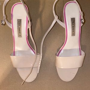 ZARA SMALL THICK HEEL FAUX LEATHER ANKLE STRAP